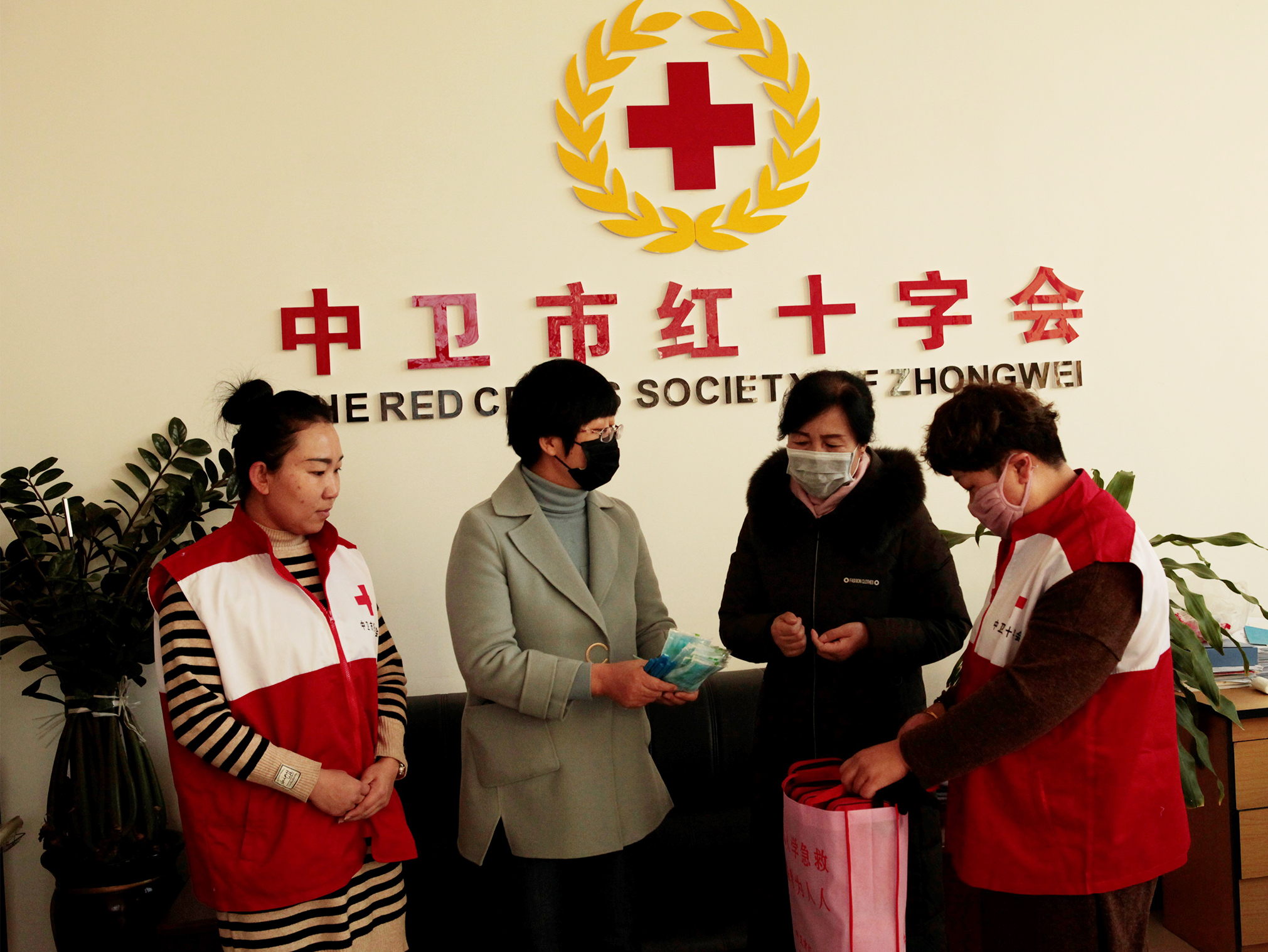 抗擊疫情人人有責，早康枸杞為奮戰(zhàn)一線的英雄加油助力！